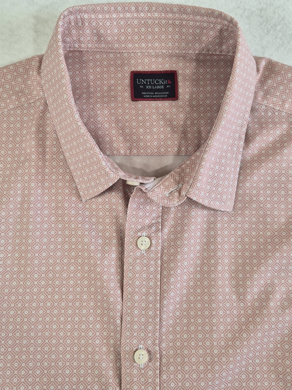 UNTUCKit Kamari Performance Shirt Mens XXL Pink Geometric Short Sleeve Stretch